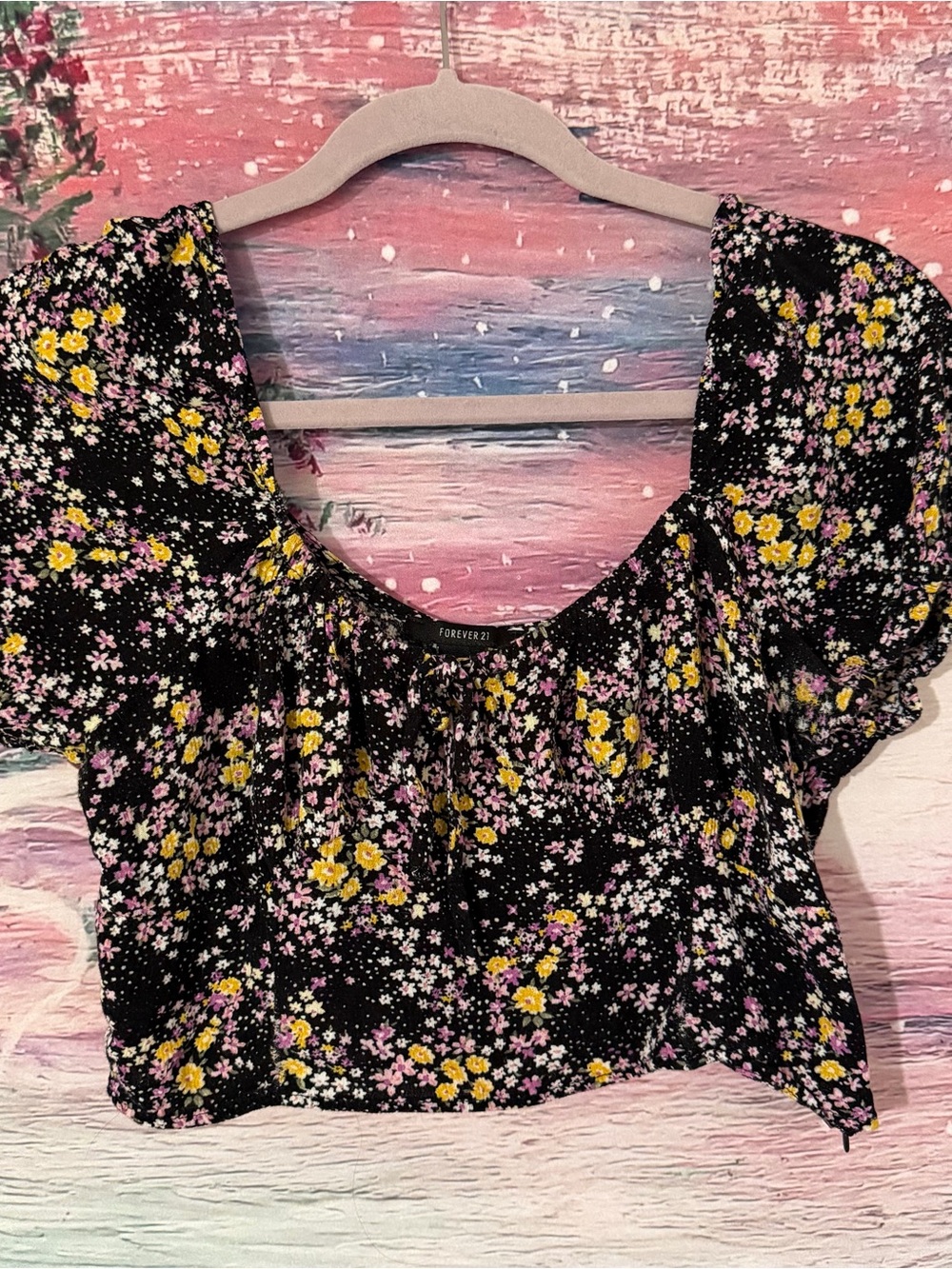 Forever 21 Black Floral Short Sleeve Crop Top
